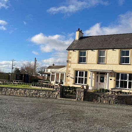 Taldrwst Farmhouse Guest House Dwyran Eksteriør bilde